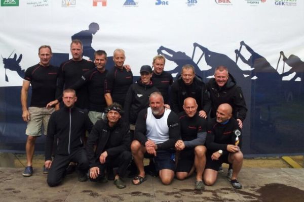 uckerdrachen-team-maenner-jpg00C59733-3AA0-533C-34BA-581B6EB7C64C.jpg